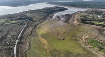 Terkos Gölü'ndeki su seviyesinin düşmesiyle tarihi yapıların kalıntıları ortaya çıktı