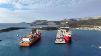 Türkiye'nin 6'ıncı sondaj gemisi Taşucu Limanı'na yanaştı