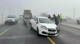 Yoğun sis Tatvan'da zincirleme kazaya neden oldu