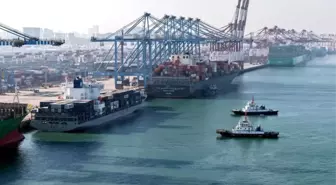 Albüm: Çin'in Qingdao Limanı, 180'den Fazla Ülke ve Bölgedeki 700'den Fazla Limanı Birbirine Bağlıyor