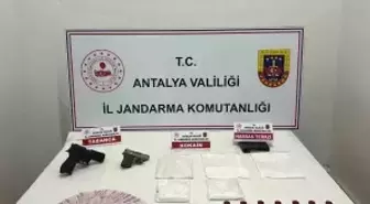Antalya'da jandarmadan 3 eve uyuşturucu baskını