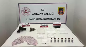 Antalya'da jandarmadan 3 eve uyuşturucu baskını