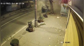 Beykoz'da ehliyetsiz sürücünün kullandığı otomobil ağaca çarpıp yola savruldu: 2 yaralı