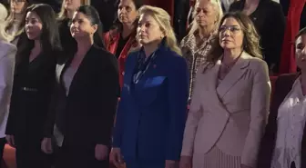 CHP Kadın Kolları Genel Başkanı Kaya, Tekirdağ'da panele katıldı