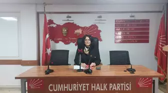 CHP Sivas Kadın Kolları Başkanı Korkmaz, 5 Aralık Dünya Kadın Hakları Günü dolayısıyla açıklama yaptı