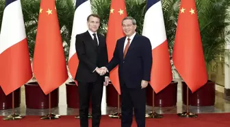 Çin Başbakanı Li, Fransa Cumhurbaşkanı Macron ile Görüştü
