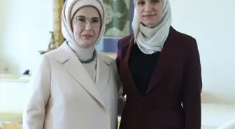 Emine Erdoğan, Suriye Cumhurbaşkanı Şara'nın eşi Latife El Durubi ile görüştü