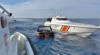 İzmir açıklarında 10 düzensiz göçmen kurtarıldı