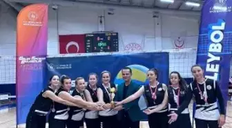 Manisa GSB Kadın Voleybol Takımı Türkiye ikincisi oldu