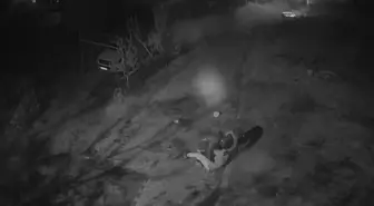 Motosikletli şüpheliler altın dolu çantayı gasbetti; o anlar kamerada