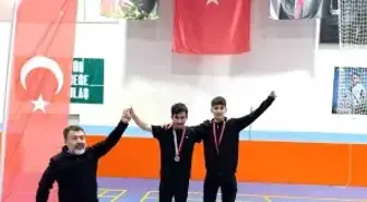 Mudanya Anadolu İmam Hatip Lisesi, güreşte zirveye oturdu