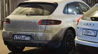 Rusya'da yüzlerce Porsche sahibi araçlarını çalıştırmakta sorun yaşadı