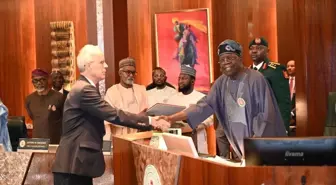 Türkiye'nin Abuja Büyükelçisi Mehmet Poroy güven mektubunu sundu