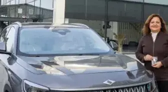 AK Parti'ye geçeceği iddia edilen CHP'li başkan, TOGG aldı