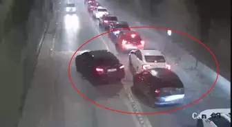 Amasya'da Ferhat Tüneli'ndeki 4 otomobilin karıştığı zincirleme kaza kamerada