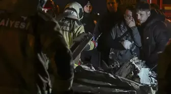 Kazayı gören dondu kaldı! Otomobil tırın altına girdi: 2 ölü, 1 ağır yaralı