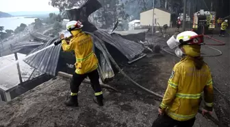 Avustralya'da orman yangınları: 16 ev küle döndü