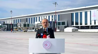 Bakan Uraloğlu: 'Her gün ortalama yaklaşık 9 stadyum dolusu yolcu havayolu ile seyahat etti'