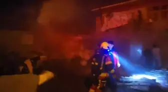 Balıkesir'de evin altında bulunan ahırda yangın çıktı