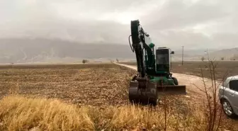 DSİ'ye ait kepçenin çalınıp define arandığı iddiası