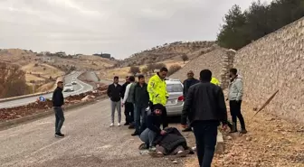 İstinat duvarına çarpan otomobilin sürücüsü ağır yaralandı, annesi öldü