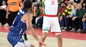 Karşıyaka lider Beşiktaş'ı ağırlıyor