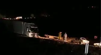 Mersin-Antalya arasında selle gelen mucurlar yolu kapattı