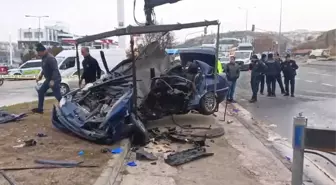 Minibüs ve otomobil çarpıştı: 1 ölü, 3 yaralı