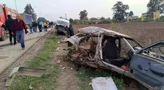 Minibüsle çarpışarak hurdaya dönen TOFAŞ'taki 2 kişi yaralandı