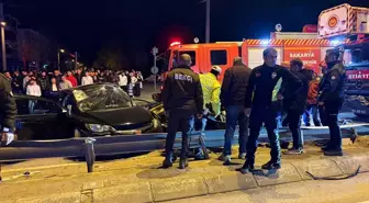 Sakarya'da iki otomobilin çarpıştığı kazada 1 kişi öldü, 2 kişi yaralandı