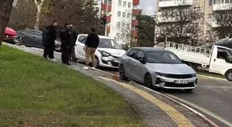 Samsun'da 3 aracın karıştığı trafik kazasında 1 kişi yaralandı