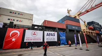 Sudan'a çadır ulaştıracak gemi Mersin'den uğurlandı