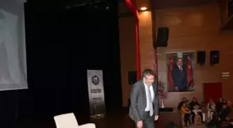 Yazar Alişan Kapaklıkaya Vezirköprü'de konferans verdi