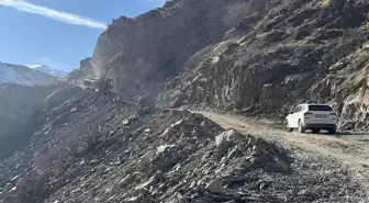 Yüksekova'da Tokağaç mezrasının yol sorunu çözülüyor