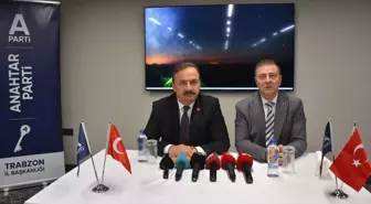 Anahtar Parti Genel Başkanı Ağıralioğlu, Trabzon'da gazetecilerle bir araya geldi