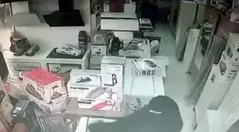 Avcılar'da Beyaz Eşya Mağazasından Hırsızlık