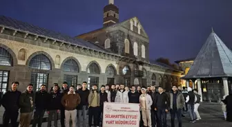 Diyarbakır'da öğrenciler sabah namazında buluştu