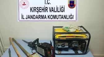 İzinsiz kaçak kazı yapan 3 şüpheli yakalandı