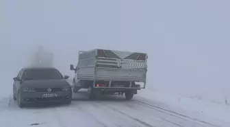 Kars-Göle kara yolunda kar ve sis ulaşımı olumsuz etkiliyor