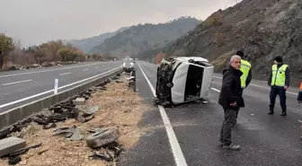 Malatya'da devrilen otomobildeki 4 kişi yaralandı