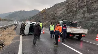 Malatya'da lastiği patlayan otomobil takla attı: 4 yaralı
