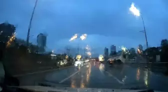 Maltepe'de minibüsün devrildiği anlar kamerada