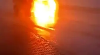 Seyir halindeki araç yanarak hurdaya döndü