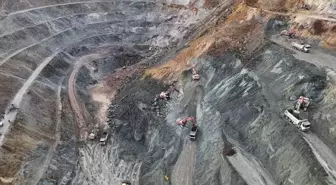 Sivas'ta maden ocağında göçük altında kalan şantiye müdürünü arama çalışmaları sürüyor