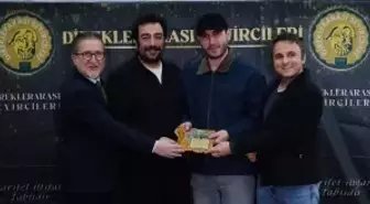 TBŞT Direklerarası Seyirci Ödülleri'nden çifte zaferle döndü