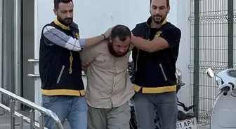 Uykuda ailesini katleden sanık: Bacağıma dinleme cihazı takıldı