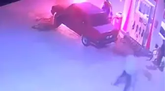 Akaryakıt istasyonunda araç yangını korkuttu