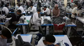 Albüm: Afganistan'daki Max Garment Fabrikası, Çin'den Aldığı Makineler ve Hammaddelerle Üretim Sağlıyor