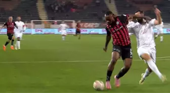 Arca Çorum FK, Atko Grup Pendikspor'u 2-0 mağlup etti