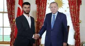 Cumhurbaşkanı Erdoğan, Oscar ödüllü Filistinli yönetmen Basel Adra ile görüştü